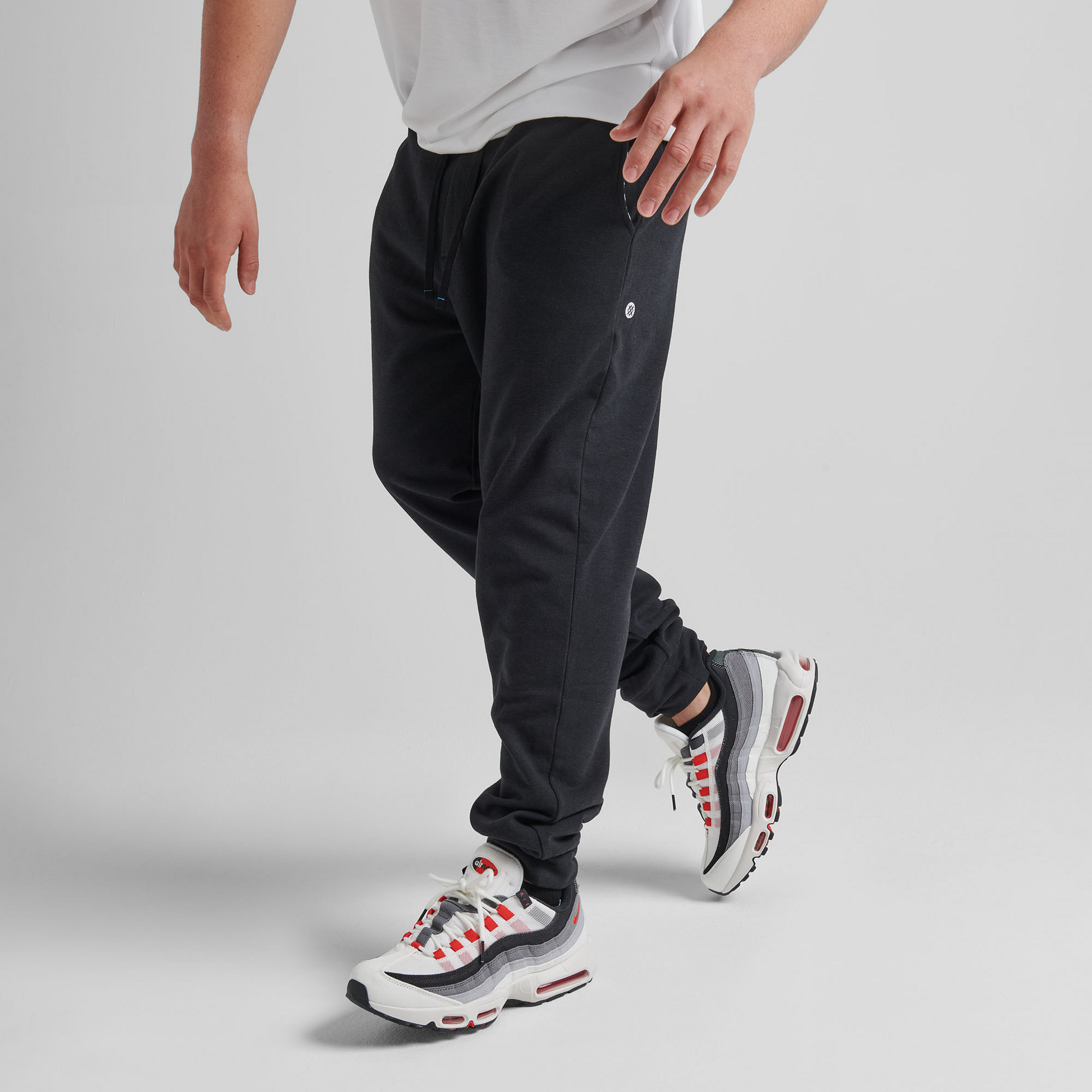 Stance Shelter Jogger Black |model