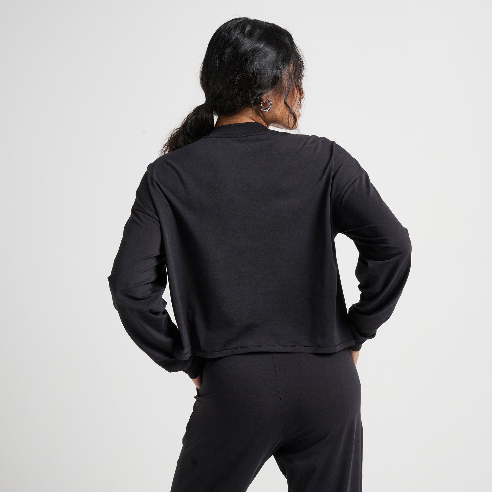 Stance Women's Lay Low Boxy Long Sleeve T-Shirt Black |model